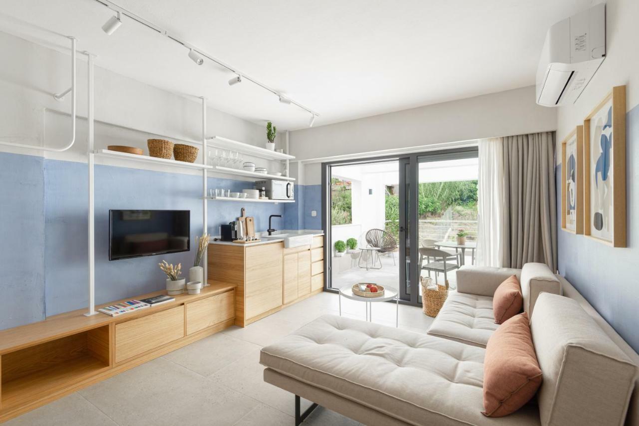 Eladia Suites Neos Marmaras Exteriör bild